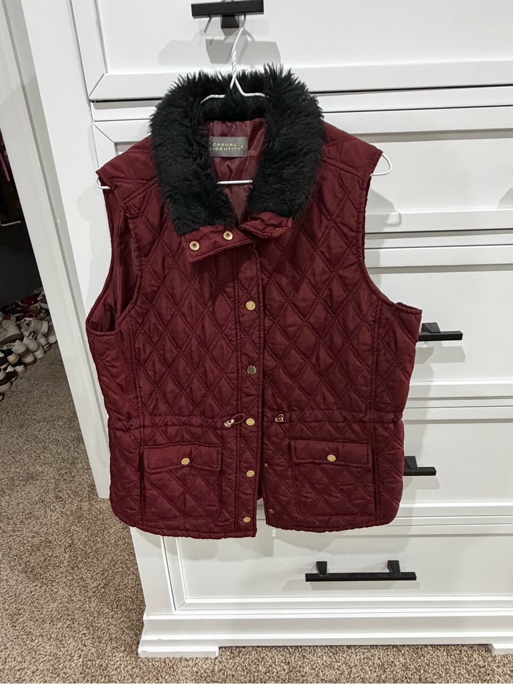 Casual Identity Women's Quilted Burgundy Vest with Faux Fur Collar XL